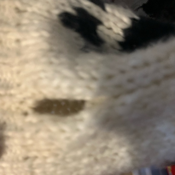 Adorable, warm kitty sweater - Picture 5 of 7